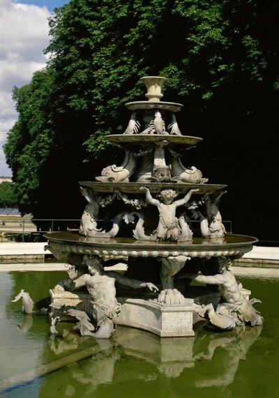 Fontaine de la Pyramide von Francois Girardon